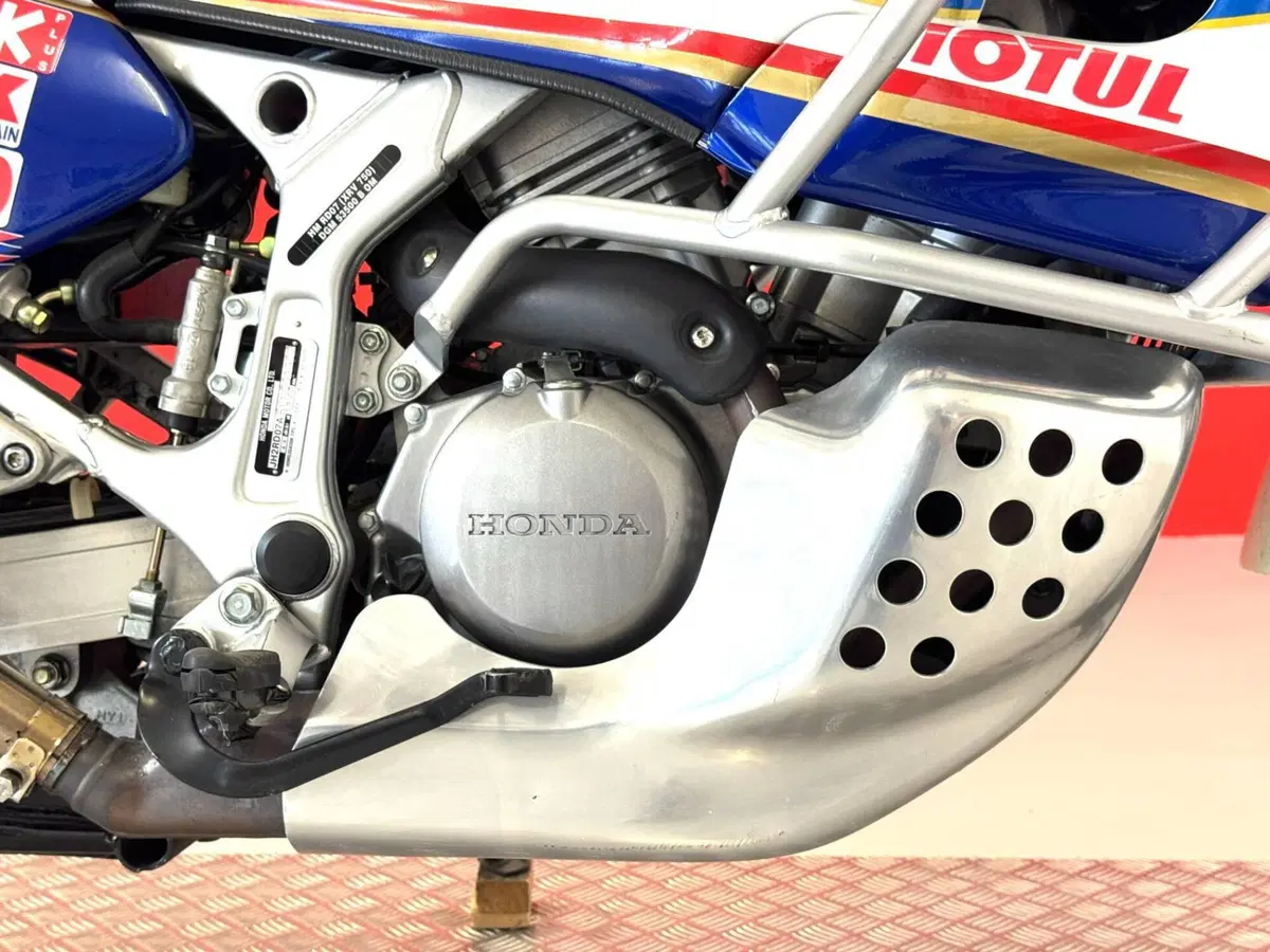 Honda Africa Twin XRV 750 (1996 - 02) (10)