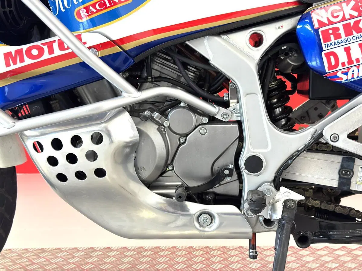 Honda Africa Twin XRV 750 (1996 - 02) (15)