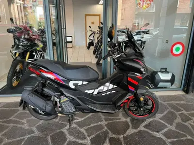 Aprilia SR GT 200 Replica (2024 - 25) usata