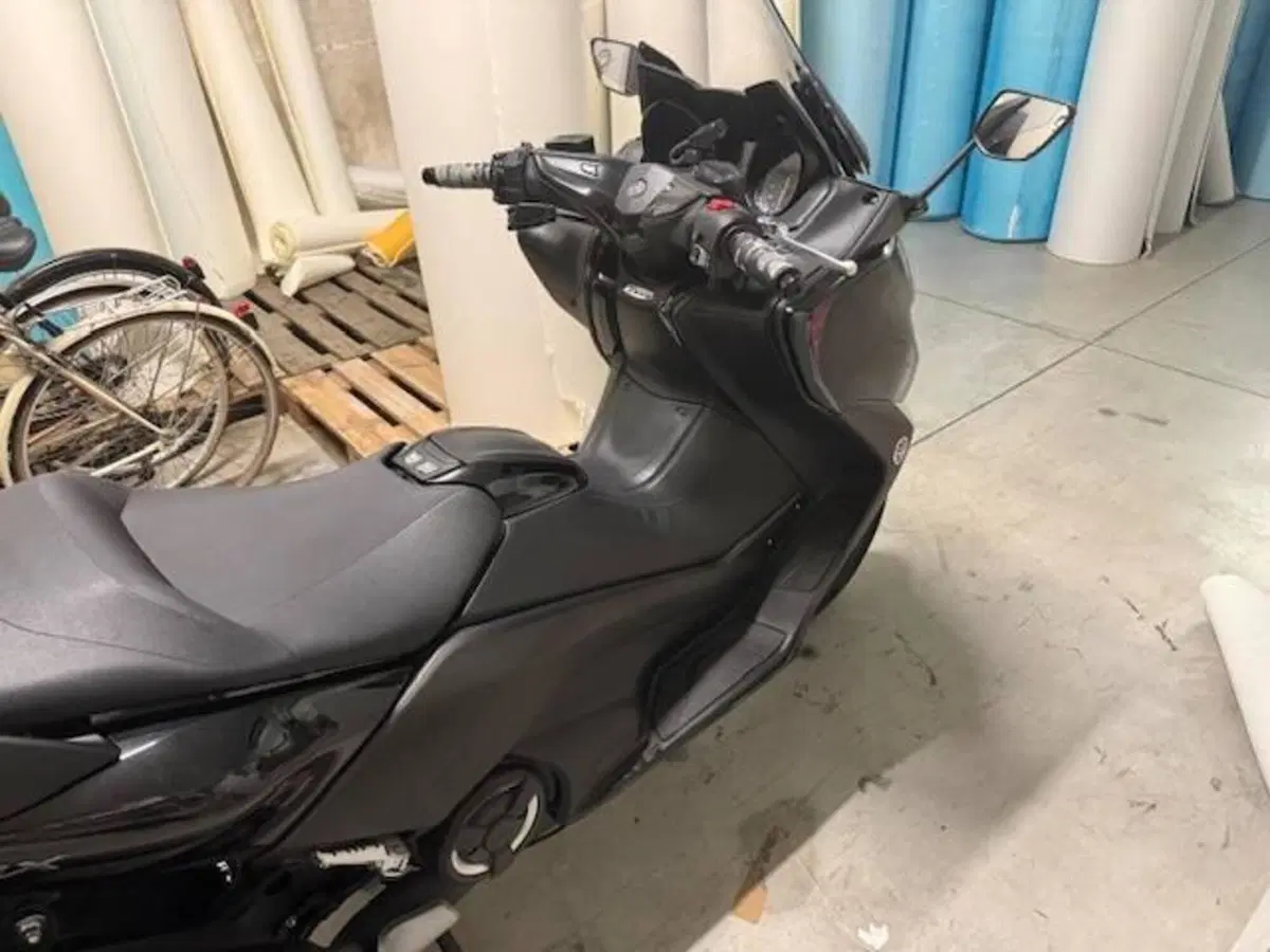 Yamaha T-Max 530 (2017 - 19) (6)