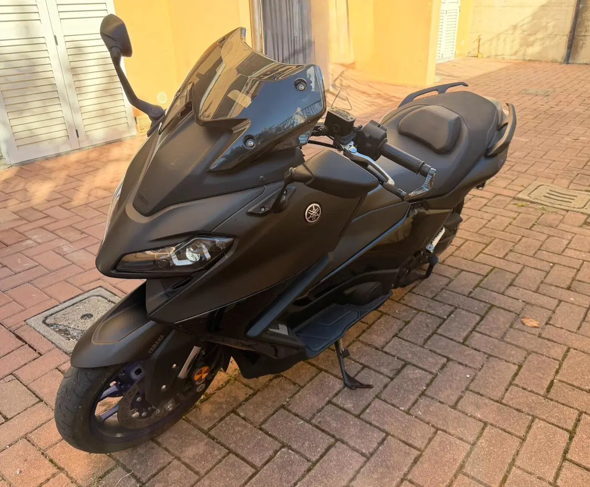 Yamaha T-Max 560 (2022 - 24)