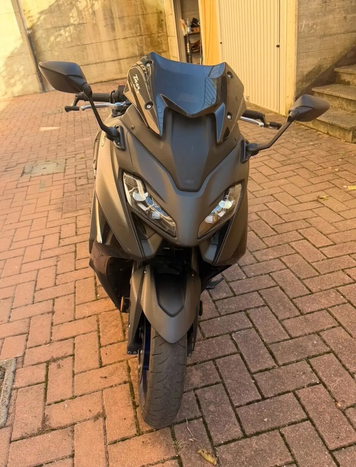 Yamaha T-Max 560 (2022 - 24) (2)