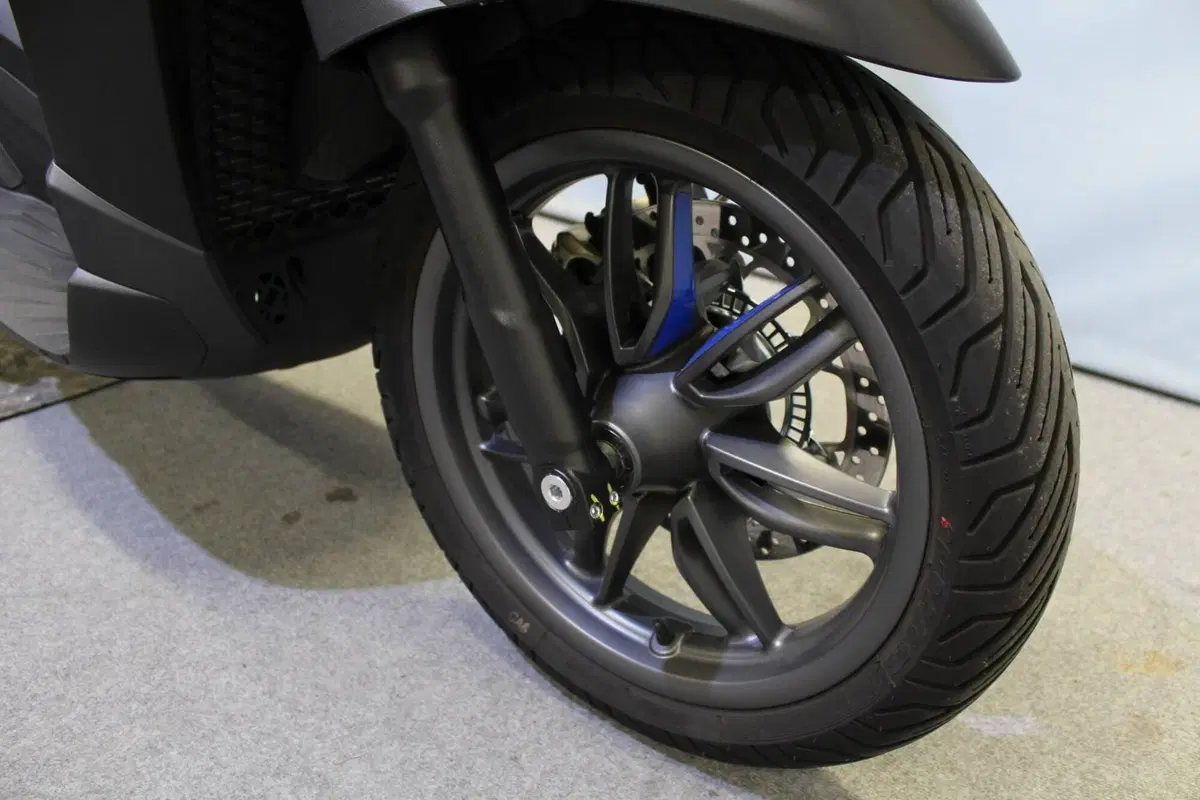 Piaggio Beverly 400 (2025 - 26) (5)