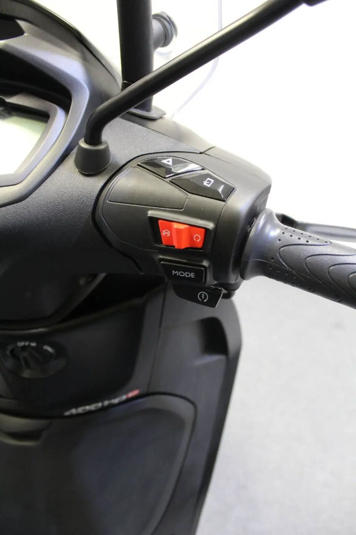 Piaggio Beverly 400 (2025 - 26) (9)