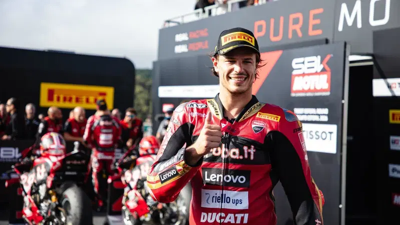 SBK, le pagelle dell’Estoril: ennesima lode a Nicolò Bulega [GALLERY]