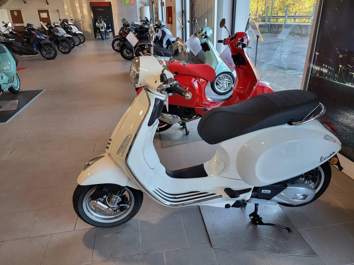 Vespa Primavera 125 (2026) (2)
