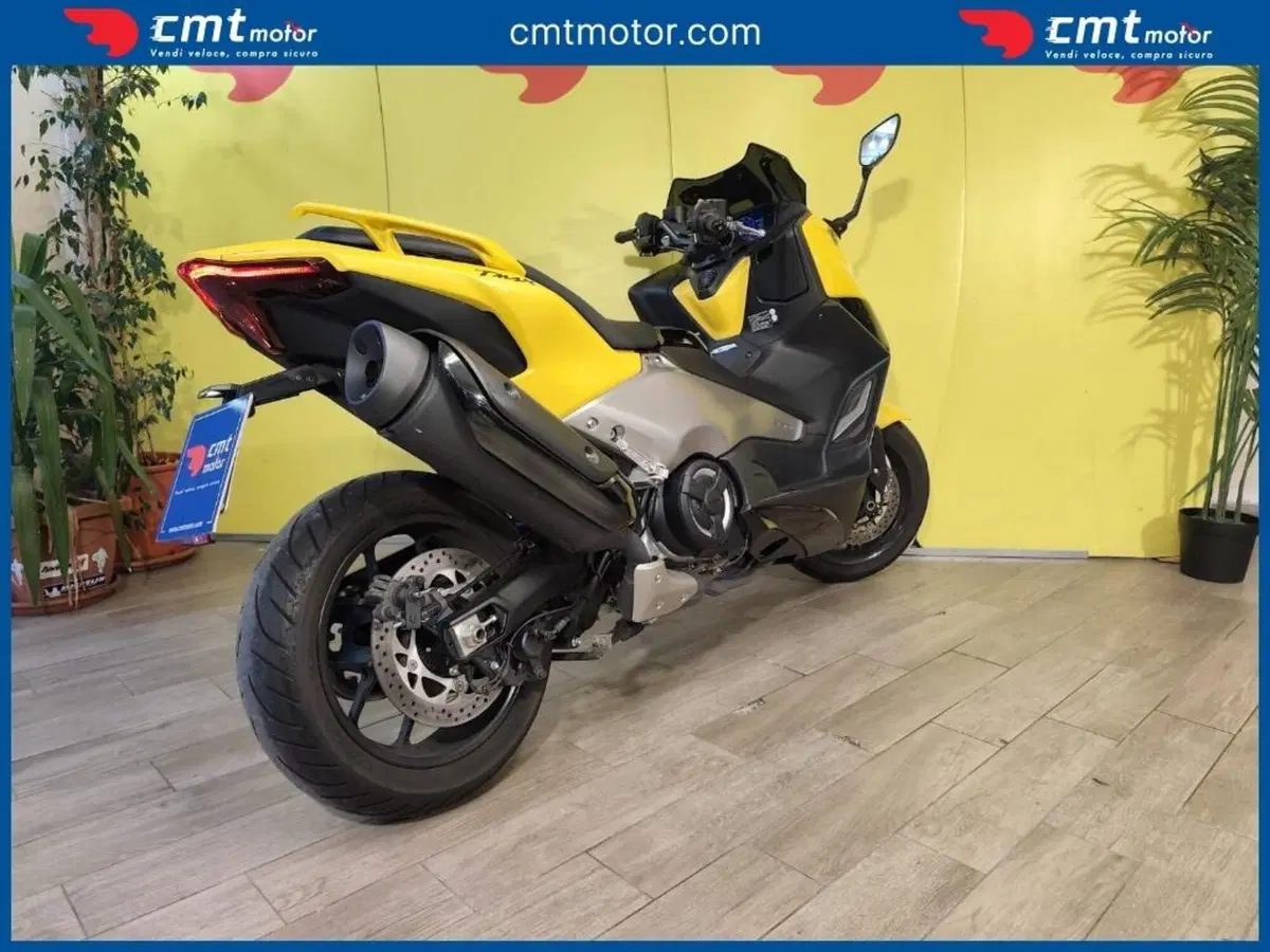 Yamaha T-Max 560 (2022 - 24) (4)