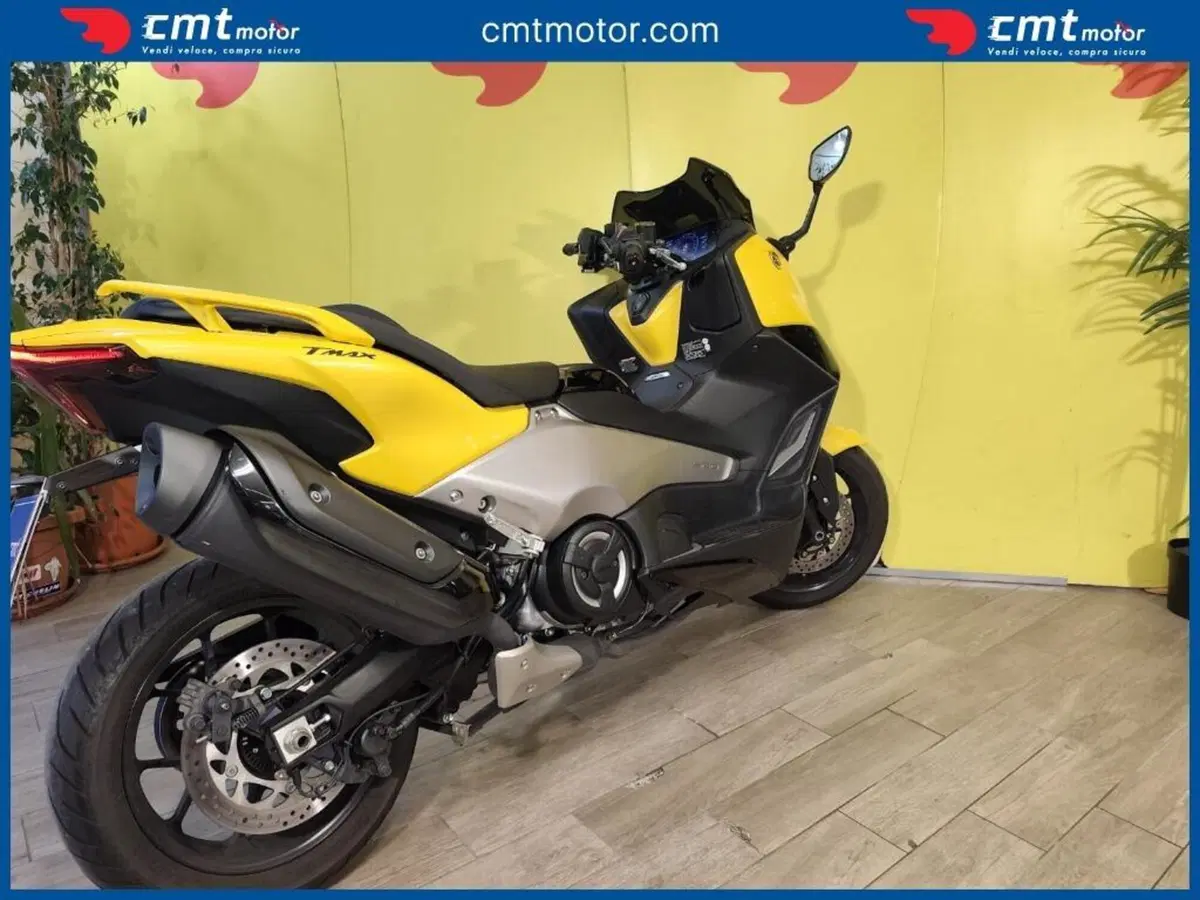 Yamaha T-Max 560 (2022 - 24) (8)