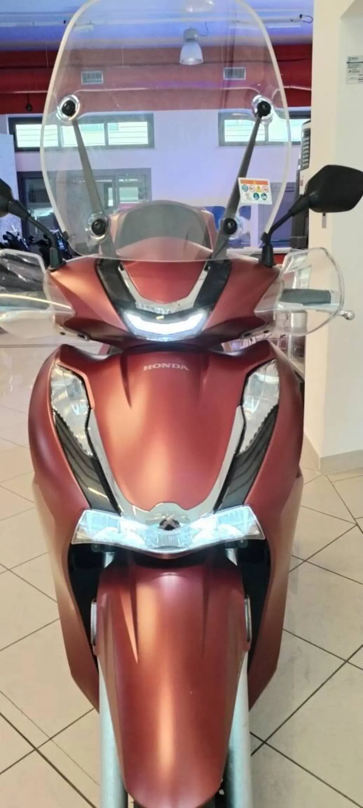 Honda SH 350 (2021 - 24) (10)