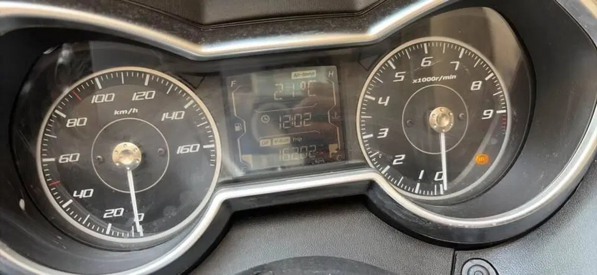 Yamaha X-Max 300 Tech Max (2020) (7)