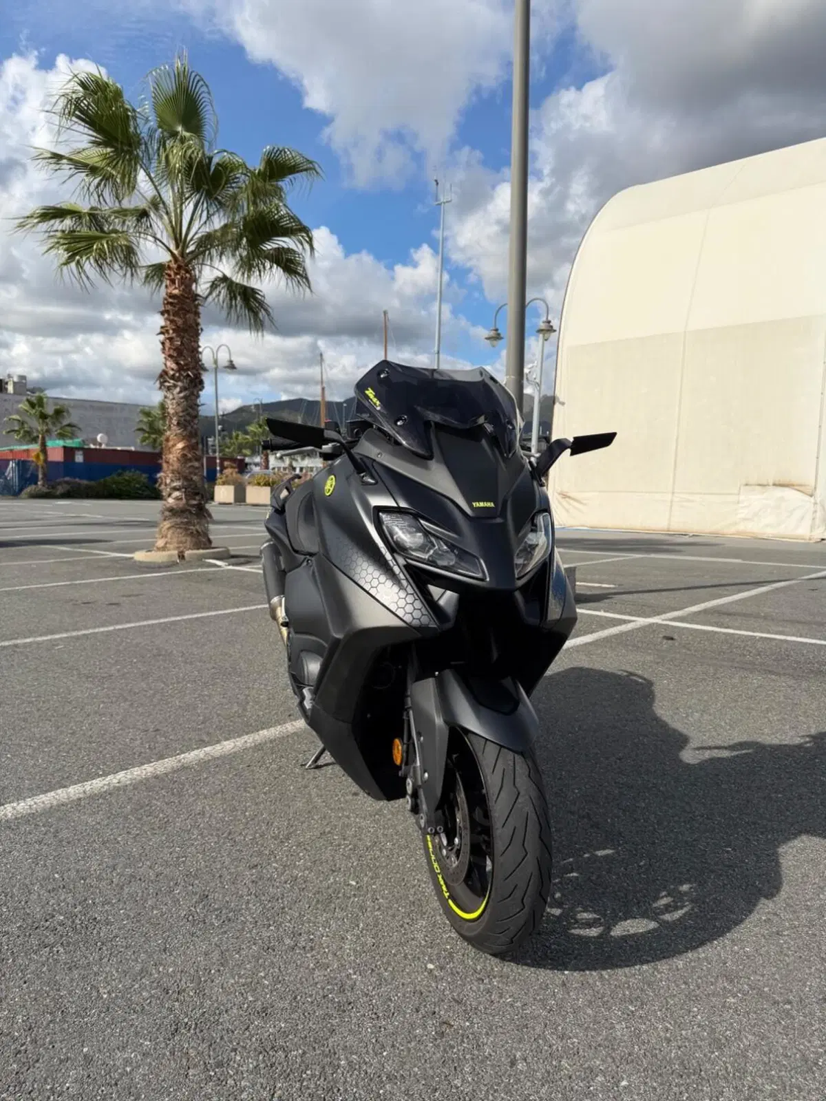 Yamaha T-Max 560 (2022 - 24) (2)