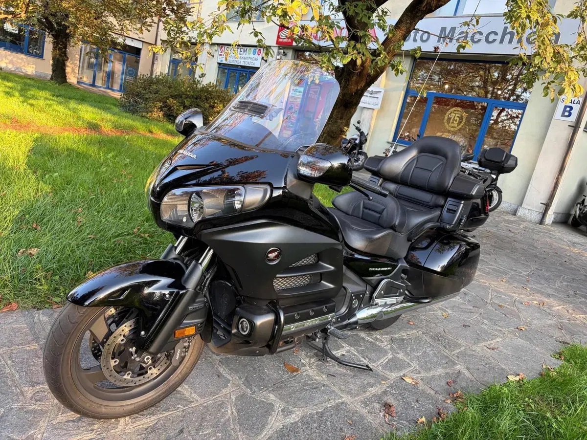 Honda GL 1800 Gold Wing (2012 - 17) (2)