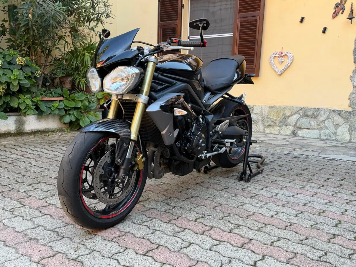 Triumph Street Triple (2013) (5)