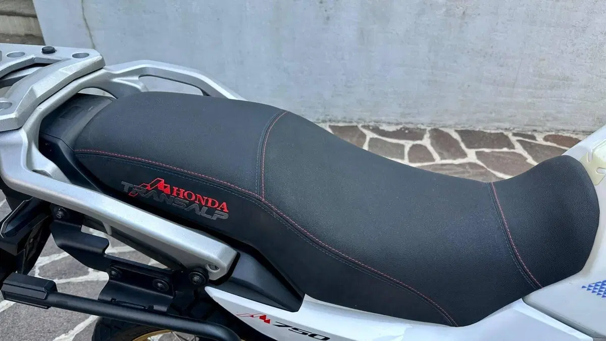Honda Transalp XL750 Urban (2023 - 24) (10)