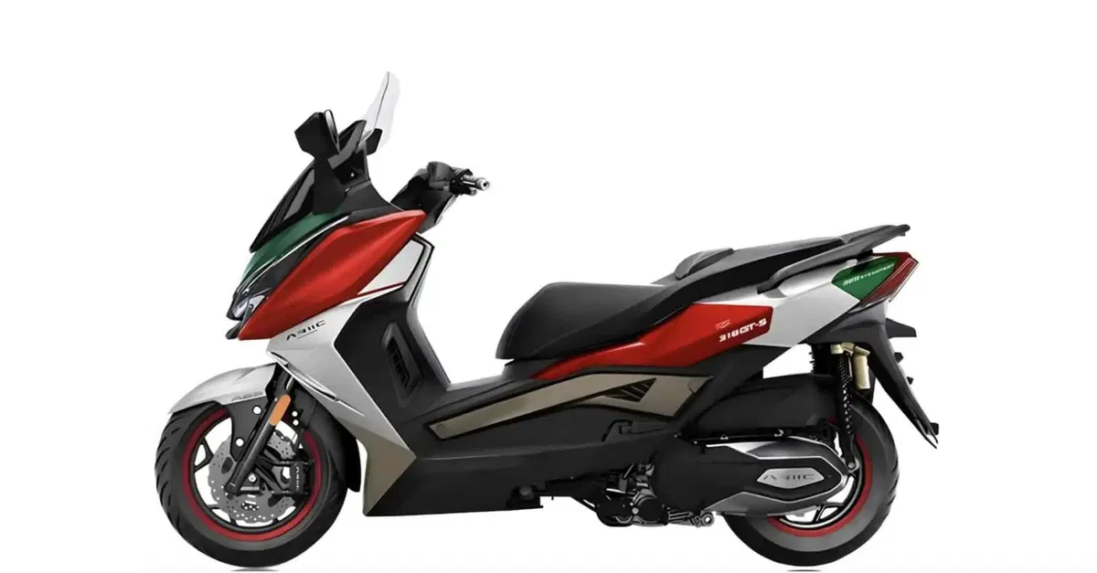 ARIIC 318GT-S: il maxi-scooter cinese che sfida Honda Forza e Yamaha XMax