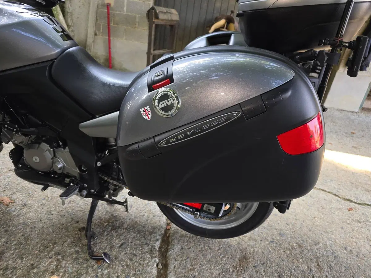 Suzuki V-Strom 650 Traveller ABS (2008 - 11) (13)