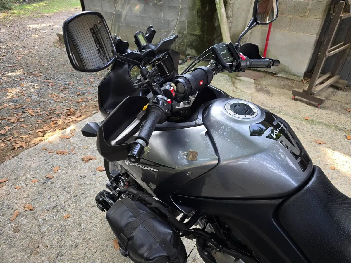 Suzuki V-Strom 650 Traveller ABS (2008 - 11) (17)
