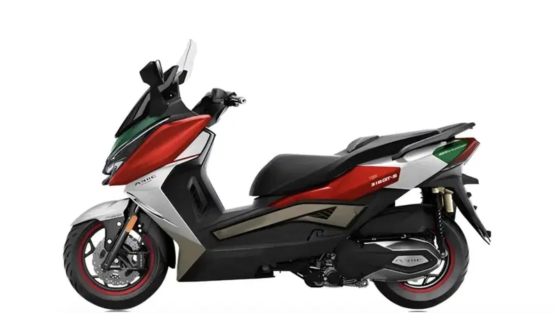 ARIIC 318GT-S: il maxi-scooter cinese che sfida Honda Forza e Yamaha XMax