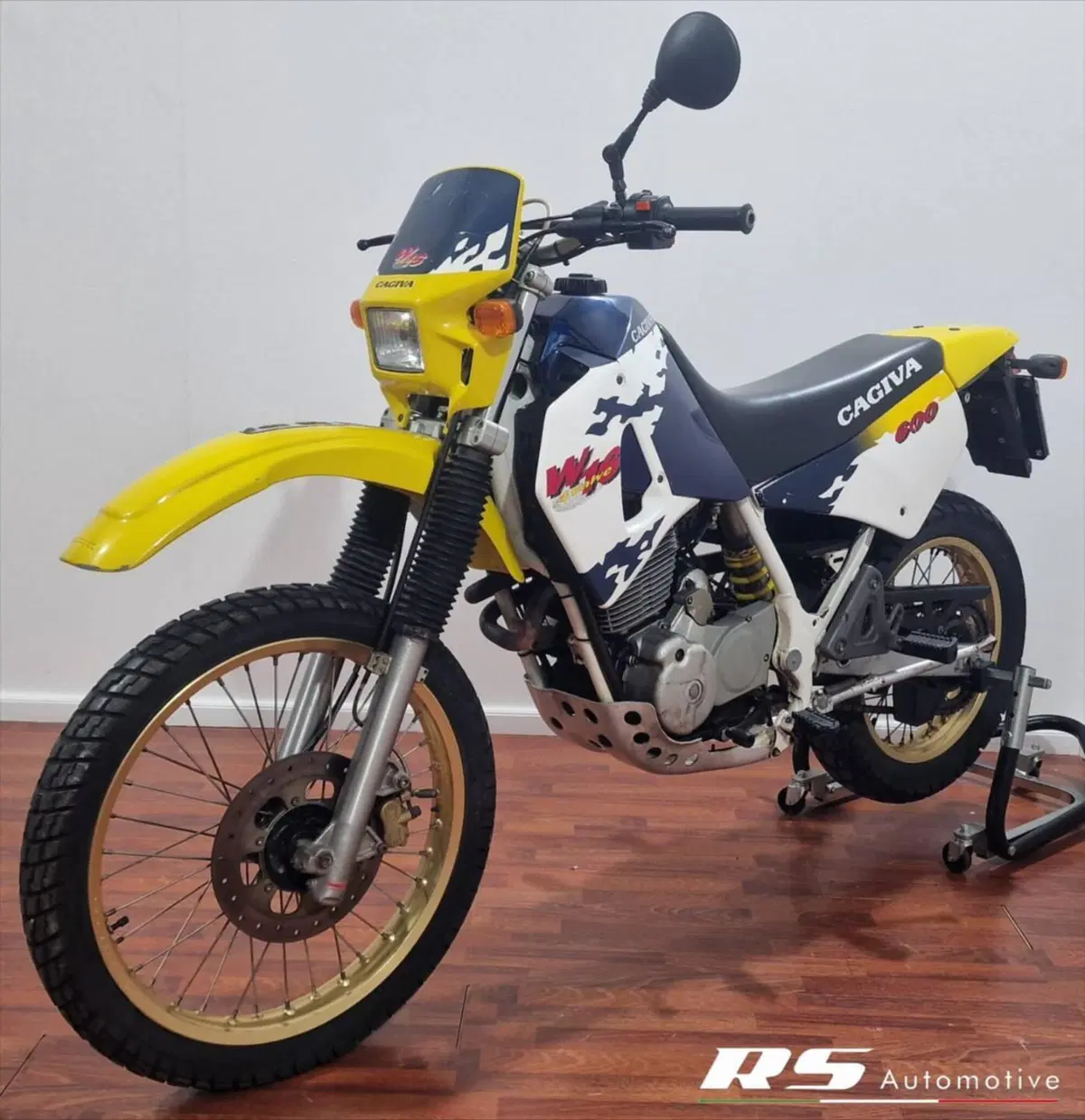Cagiva W16 (4)