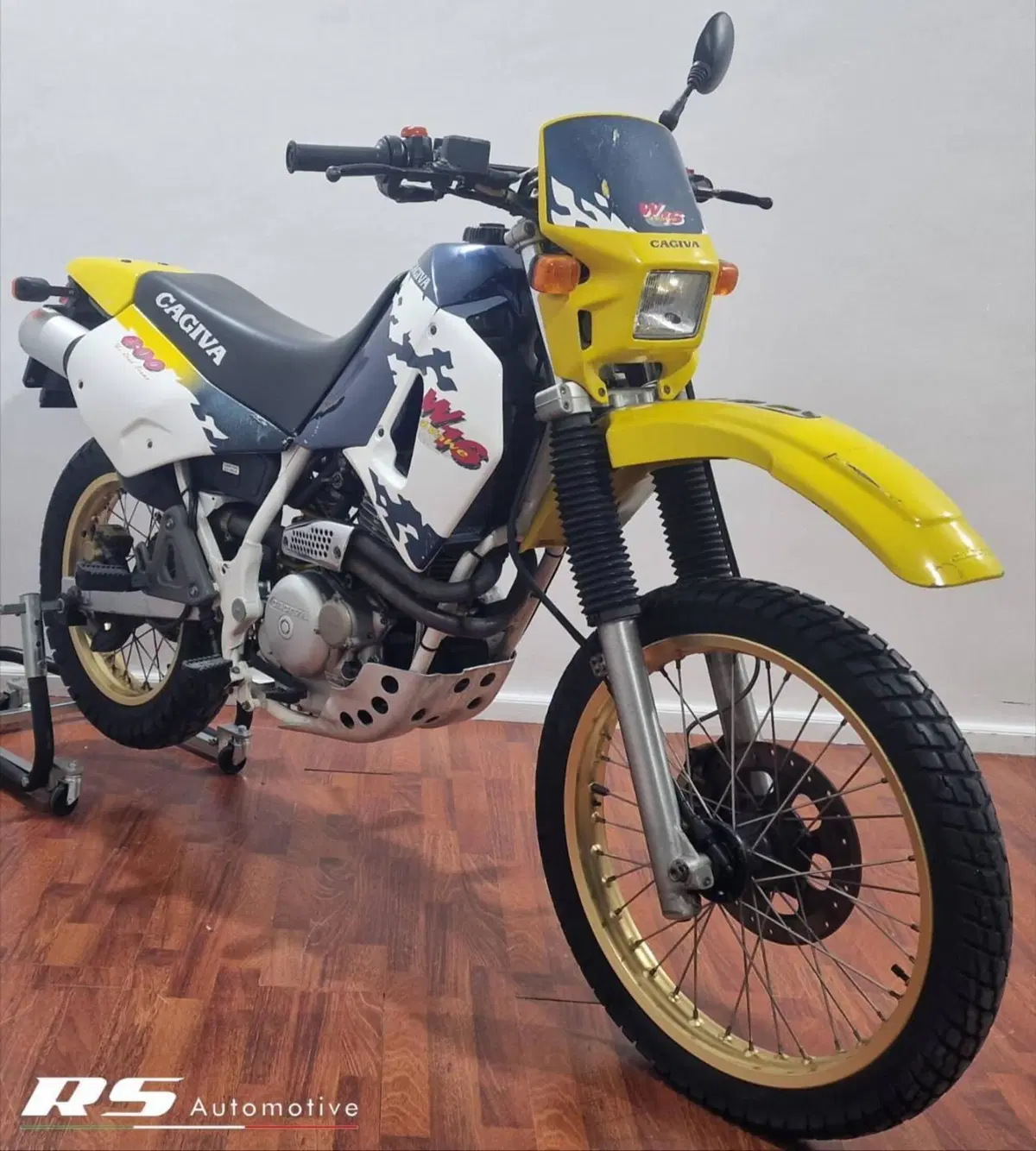Cagiva W16 (2)