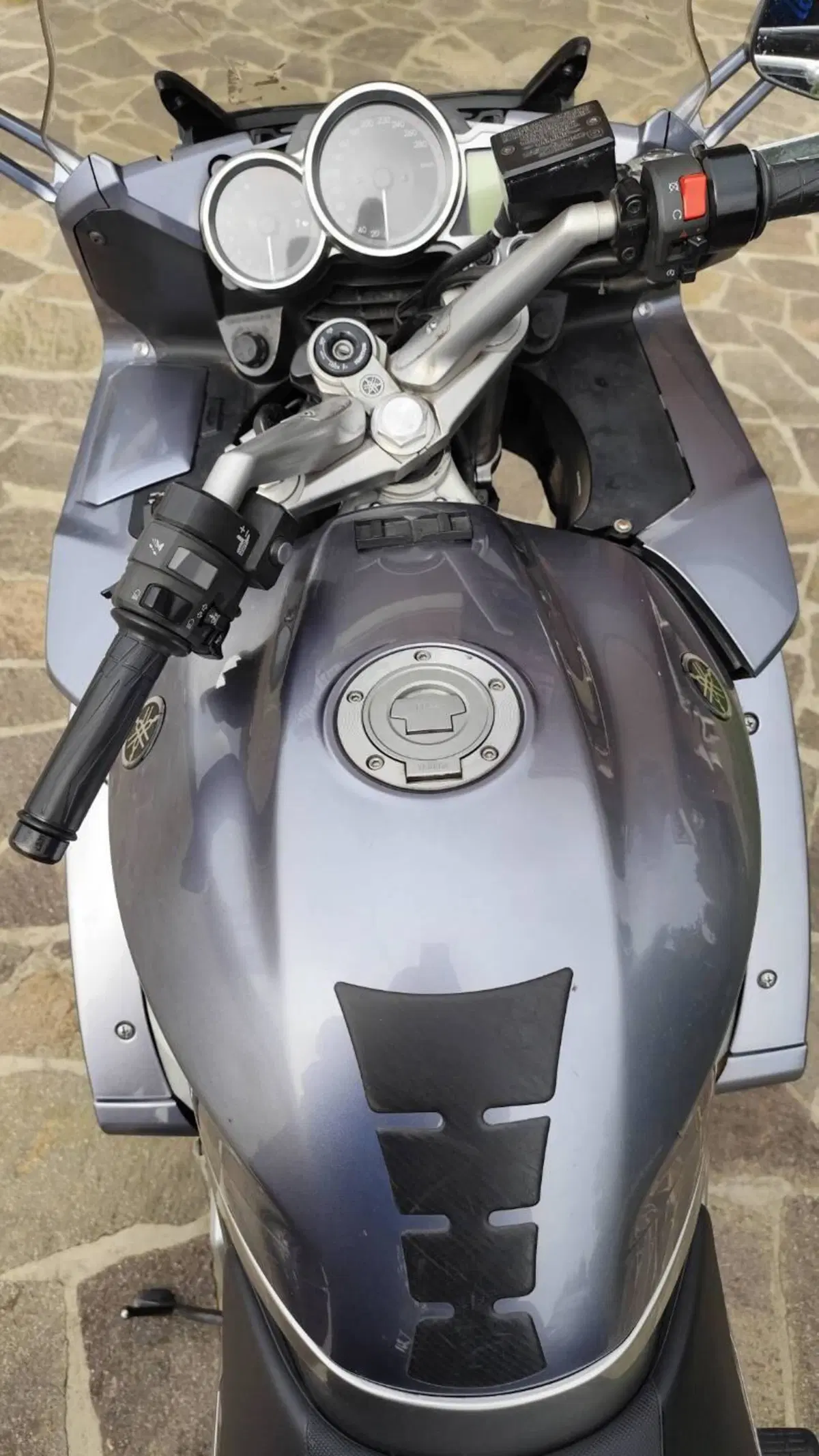 Yamaha FJR 1300 A (2006 - 12) (4)