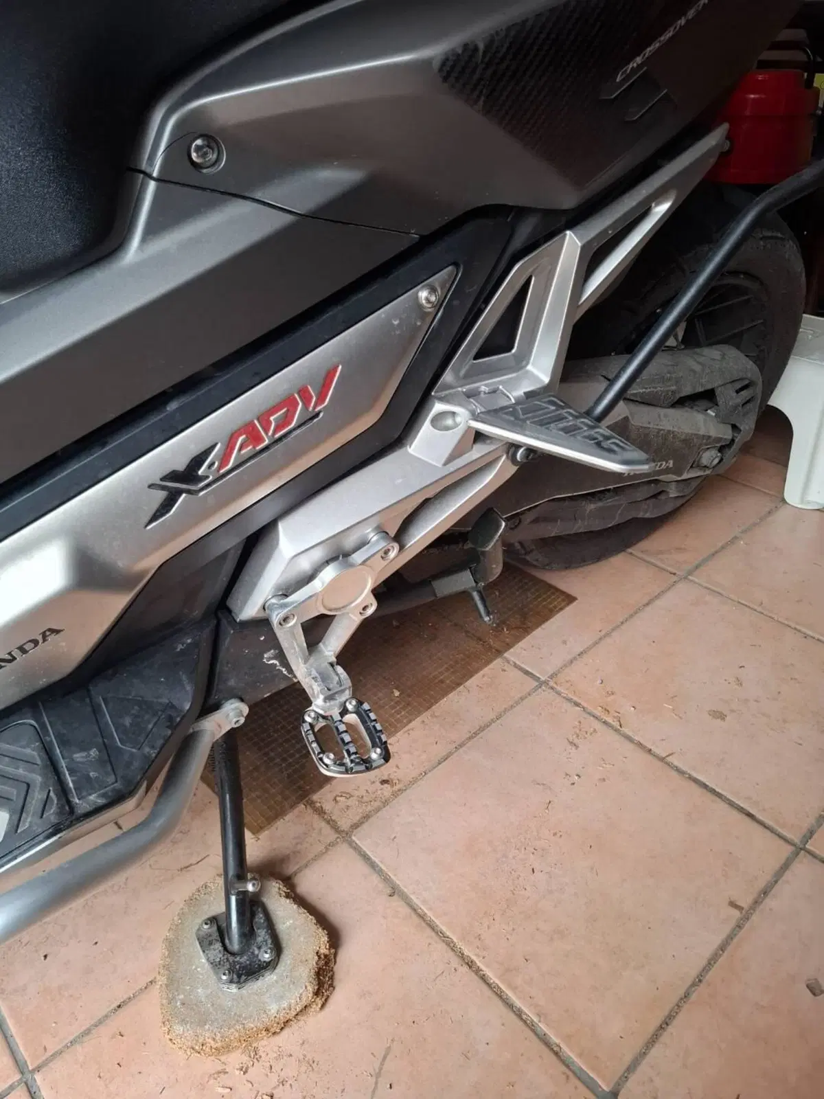 Honda X-ADV 750 Travel Edition (2017) (7)