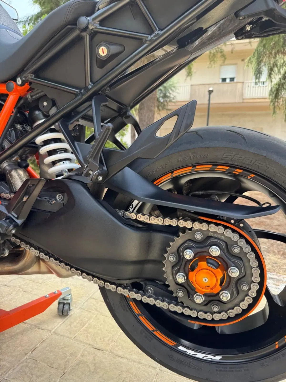 KTM 1290 Super Duke GT (2021 - 25) (6)