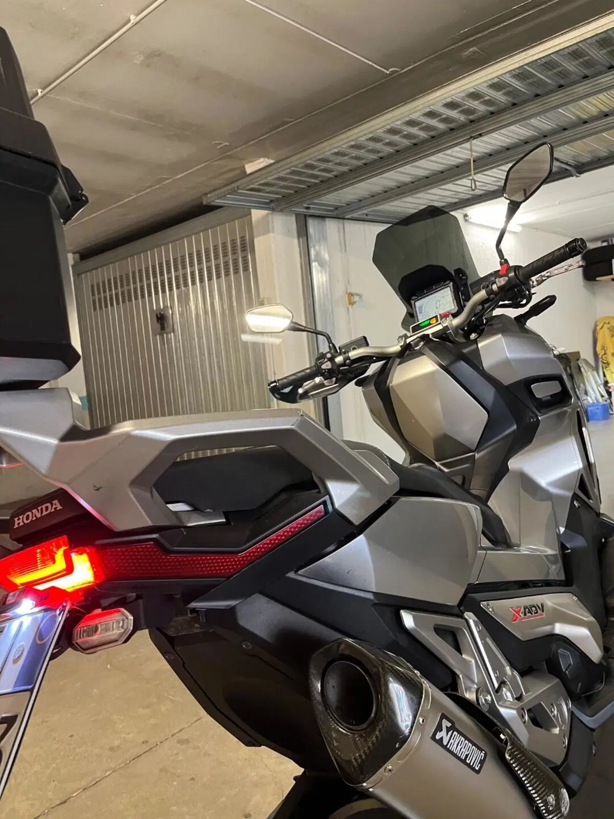 Honda X-ADV 750 Travel Edition (2017) (3)