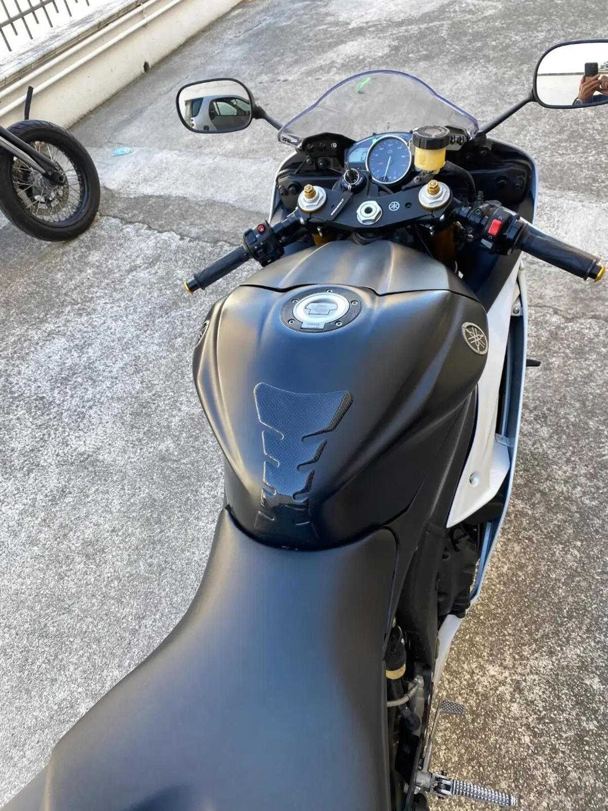 Yamaha YZF R6 (2010 - 16) (4)