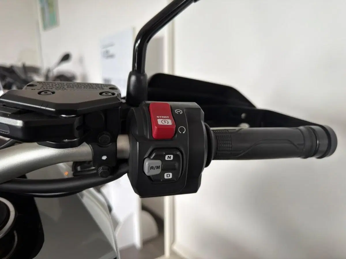 Honda X-ADV 750 DCT Gravel (2021 - 24) (9)