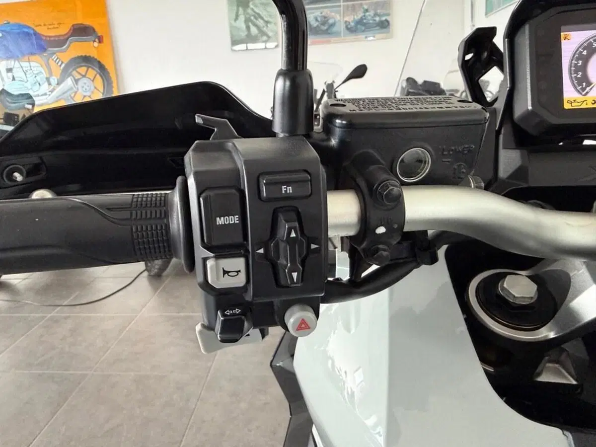 Honda X-ADV 750 DCT Gravel (2021 - 24) (10)