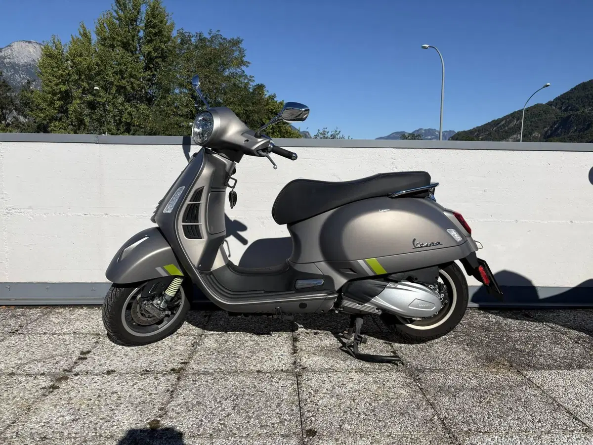 Vespa GTS 300 Super Tech (2023 - 24)