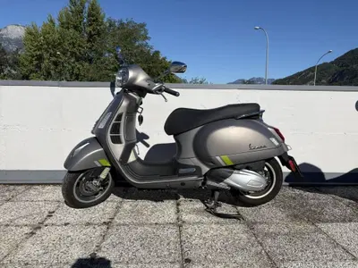 Vespa GTS 300 Super Tech (2023 - 24) usata