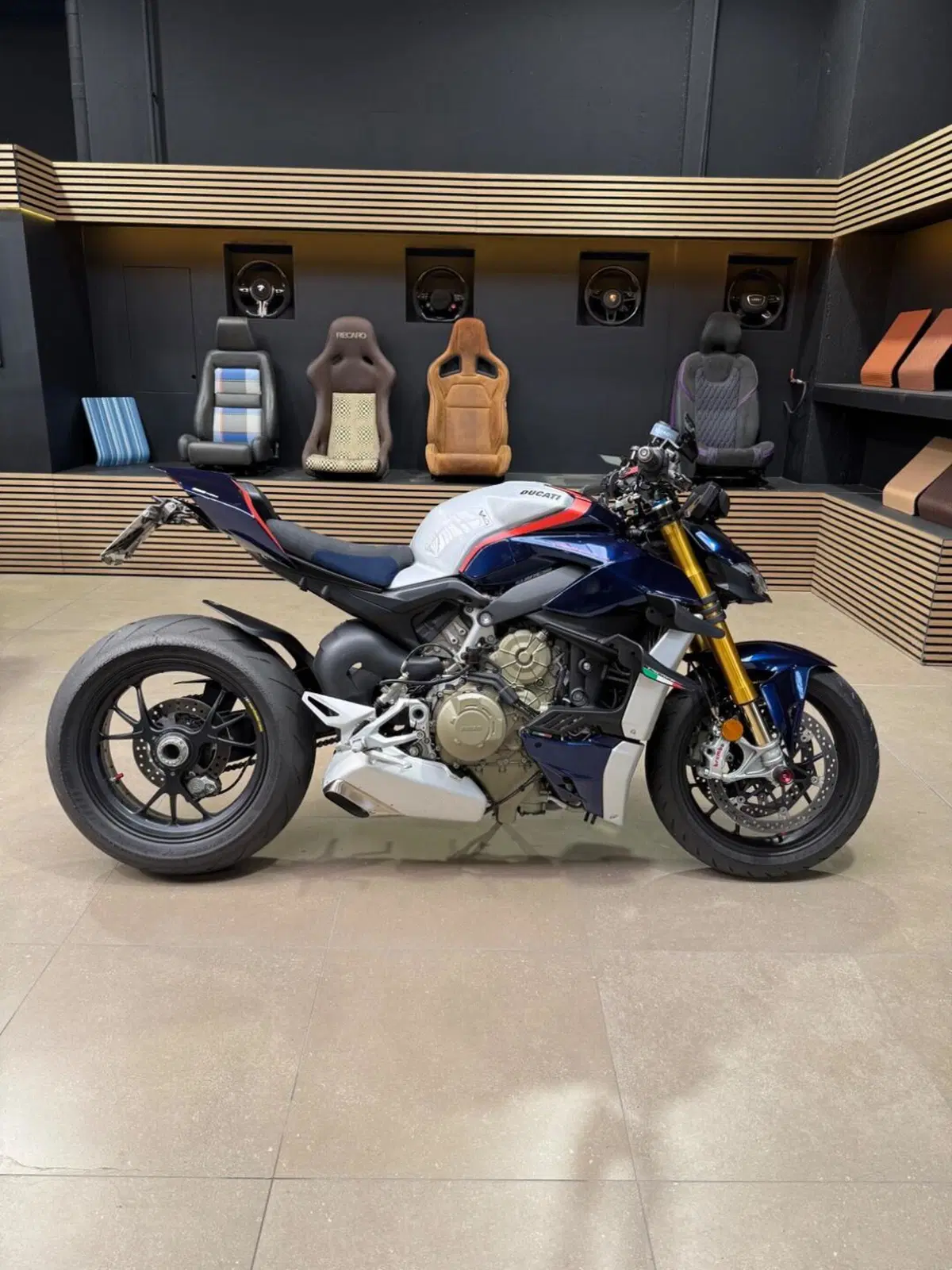 Ducati Streetfighter V4 1100 S (2021 - 22) (7)