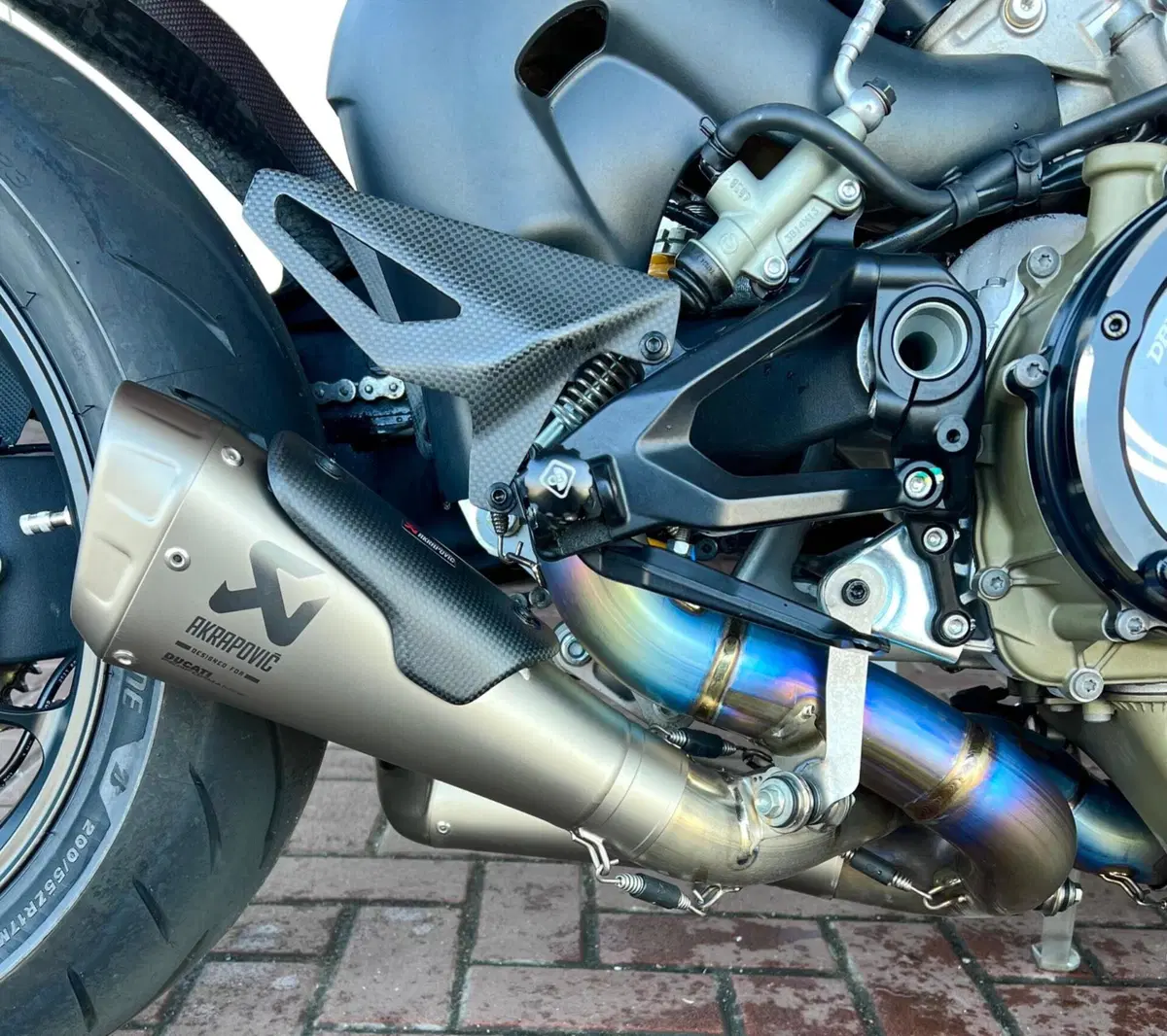Ducati Streetfighter V4 S (2023 - 24) (3)