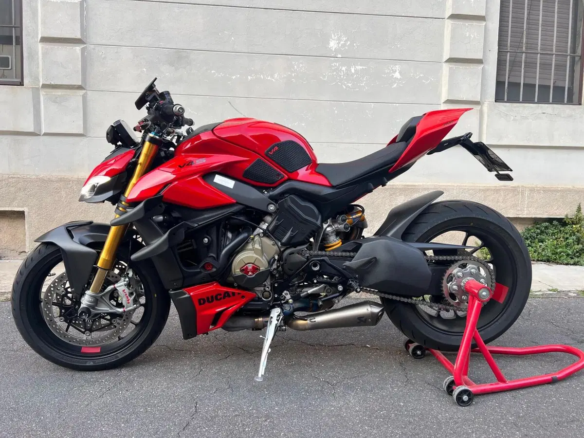 Ducati Streetfighter V4 S (2023 - 24) (4)