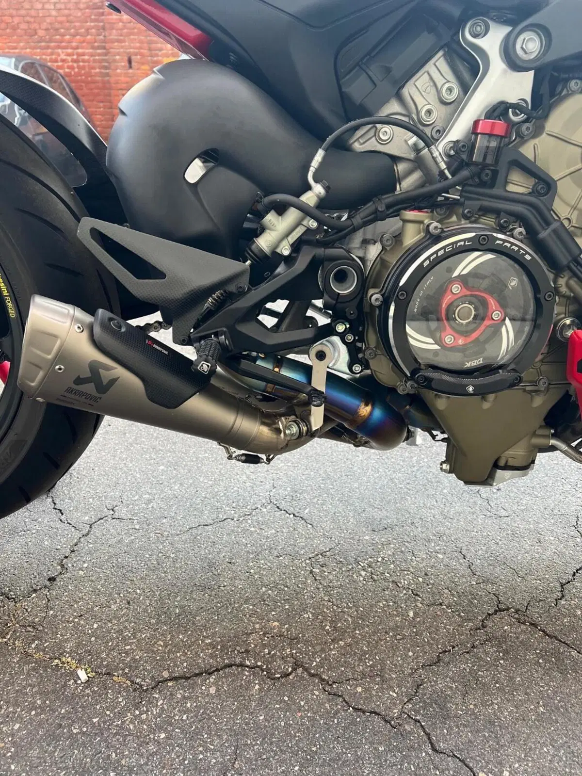 Ducati Streetfighter V4 S (2023 - 24) (11)