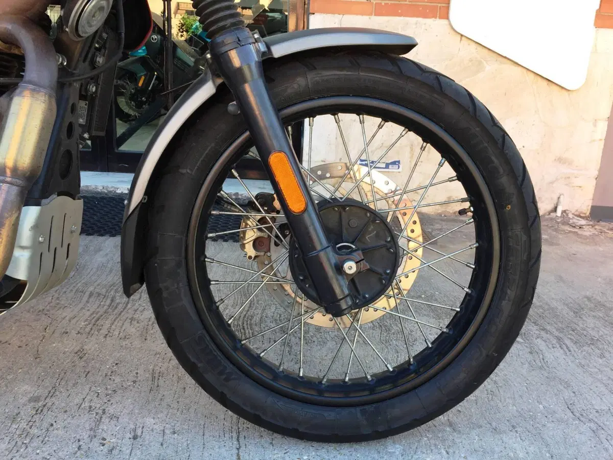 Royal Enfield Scram 411 (2022 - 24) (16)