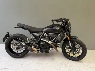 Ducati Scrambler 800 Icon Dark (2025 - 26) usata