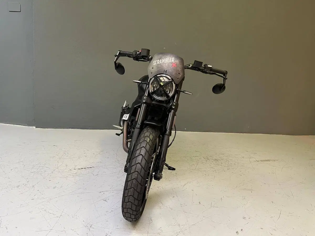 Ducati Scrambler 800 Icon Dark (2025 - 26) (3)