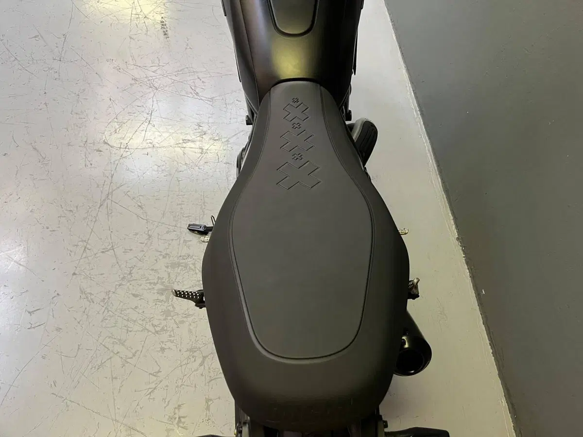 Ducati Scrambler 800 Icon Dark (2025 - 26) (5)