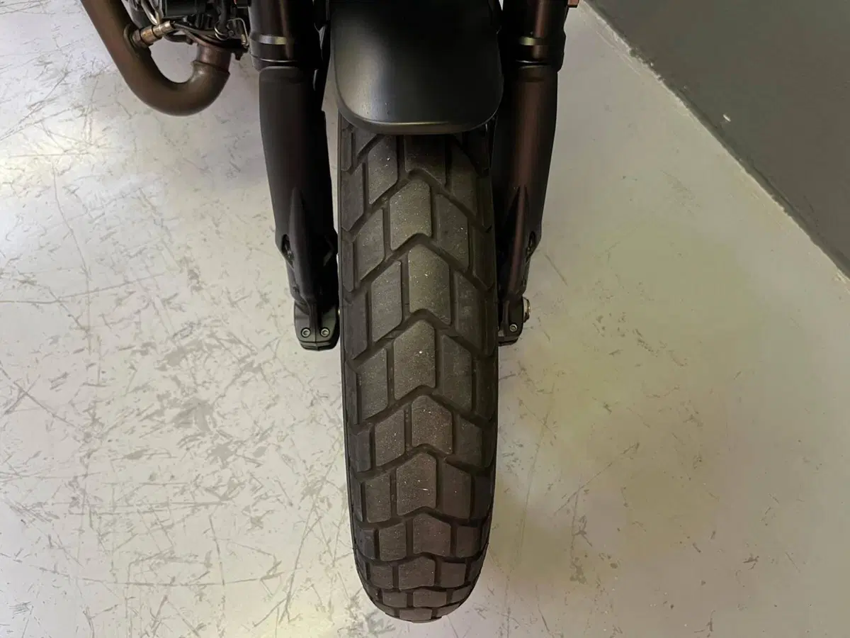 Ducati Scrambler 800 Icon Dark (2025 - 26) (9)