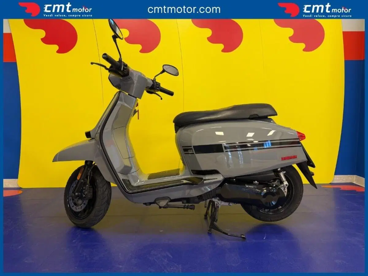 Lambretta V125 Special (2021 - 26) (2)