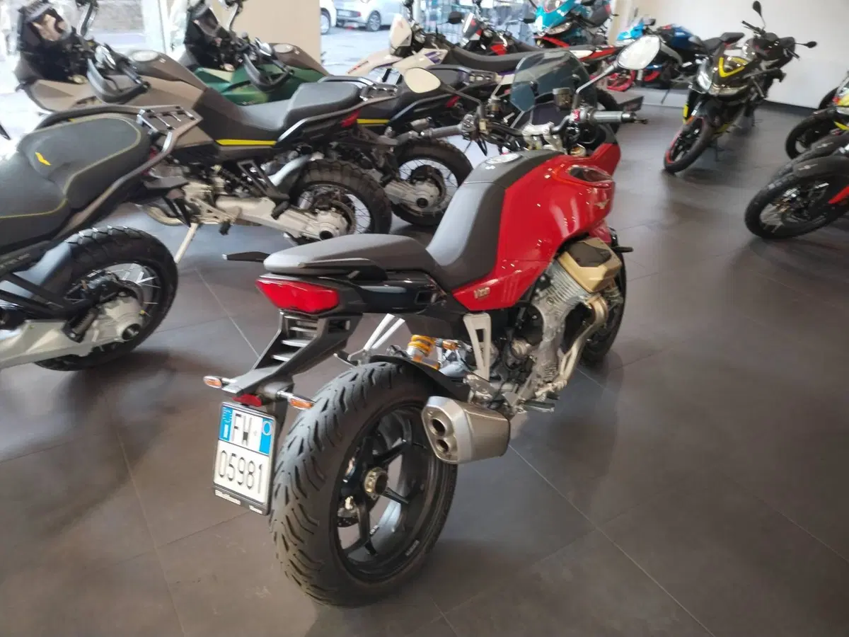 Moto Guzzi V100 Mandello Wind Tunnel (2025 - 26) (2)