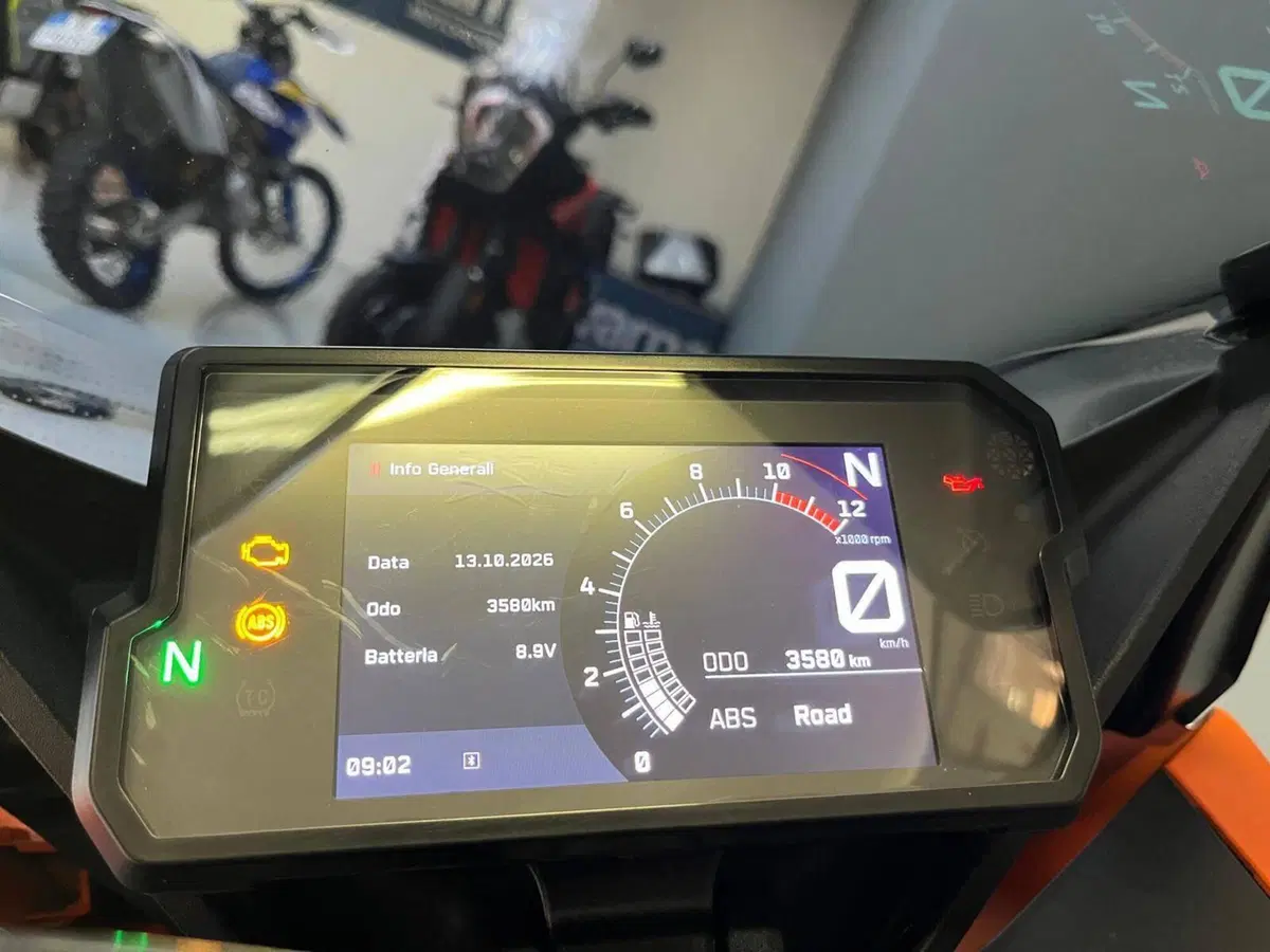 KTM RC 125 (2022 - 26) (6)