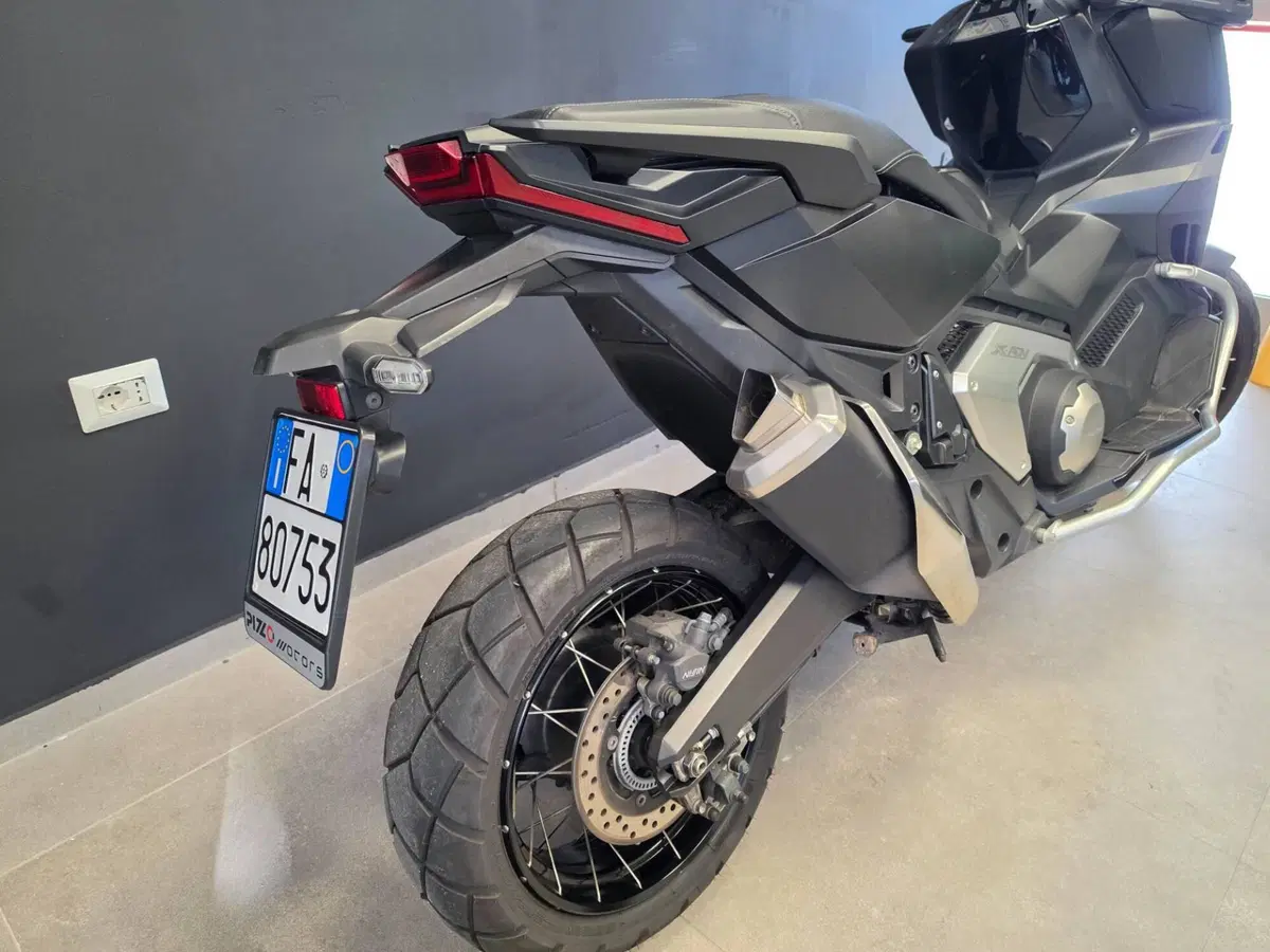 Honda X-ADV 750 DCT (2021 - 24) (2)