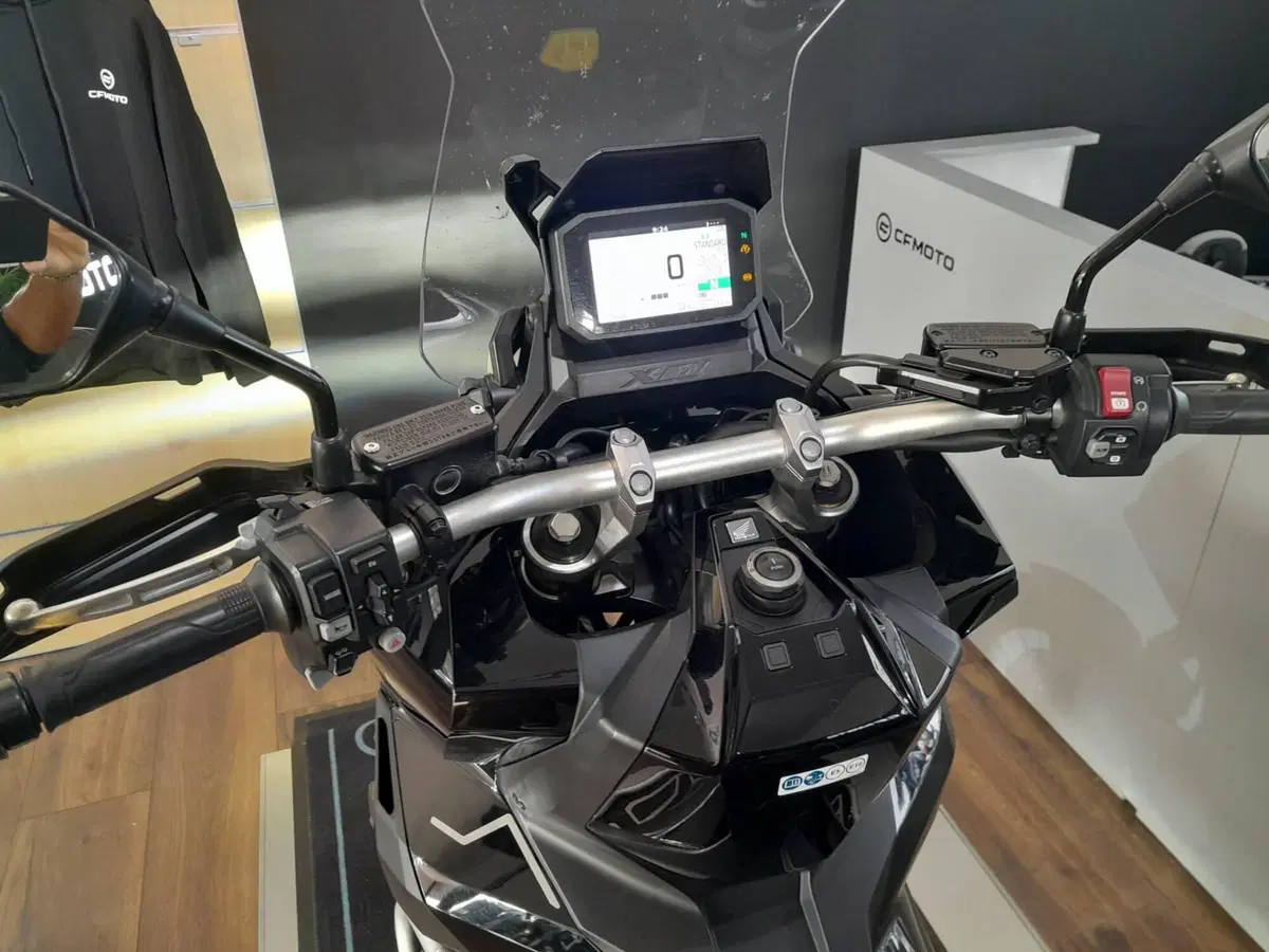 Honda X-ADV 750 DCT (2021 - 24) (9)