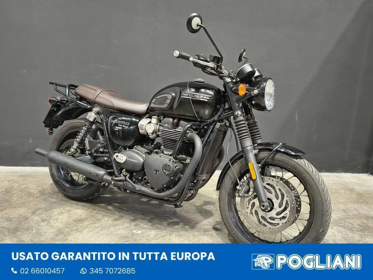 Triumph Bonneville T120 Black (2021 - 25) (2)