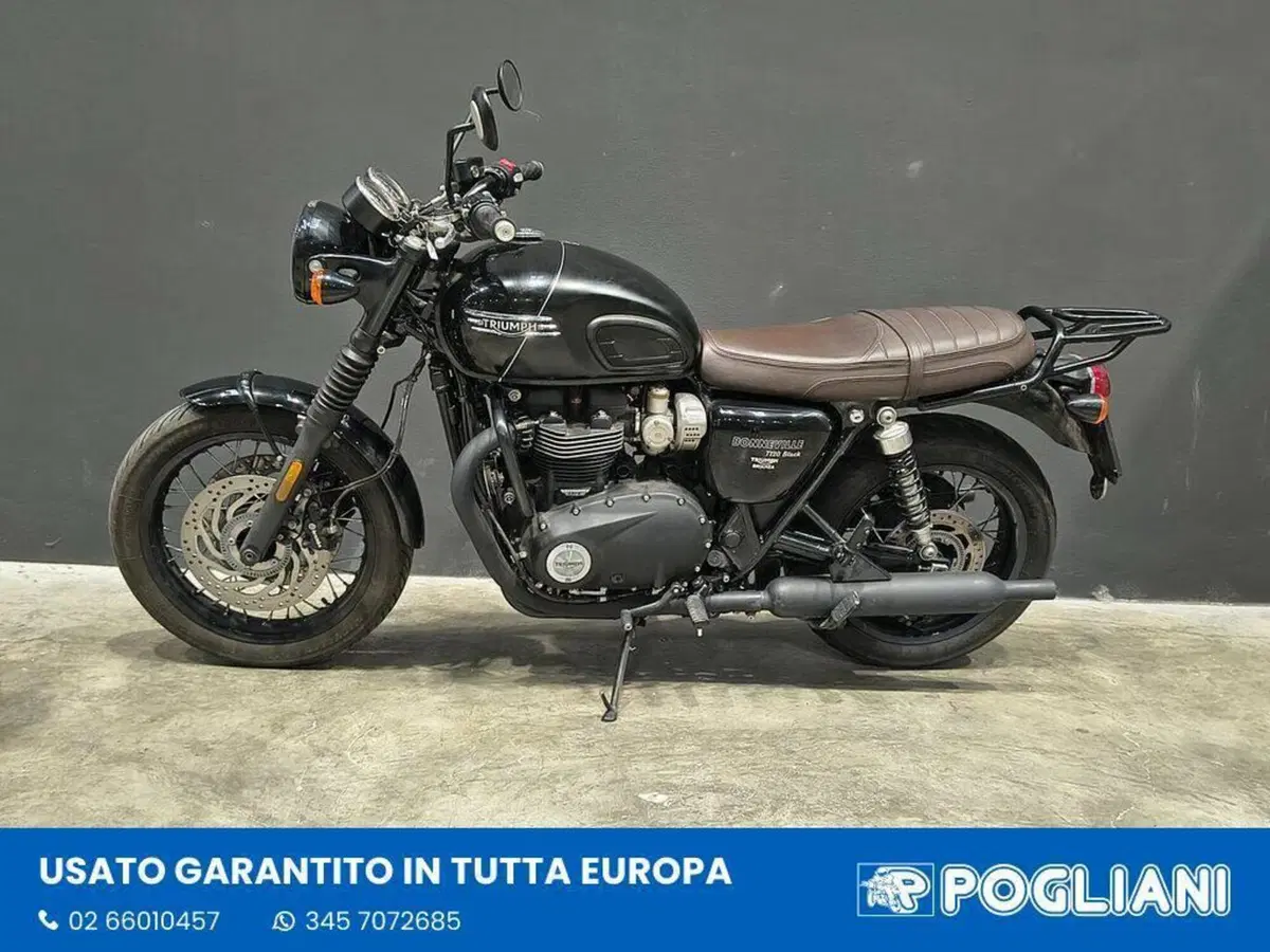 Triumph Bonneville T120 Black (2021 - 25) (5)