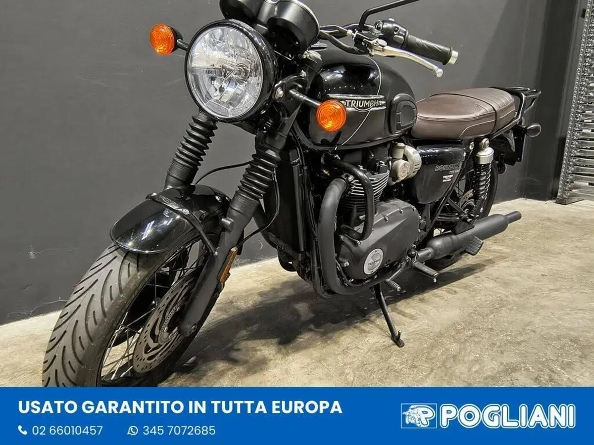 Triumph Bonneville T120 Black (2021 - 25) (6)